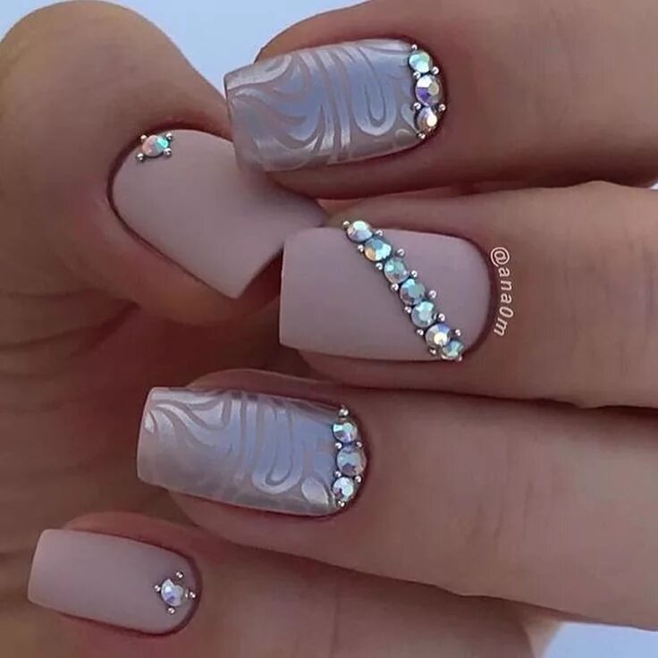 Красивый маникюр без страз Sellos Matte nails design, Swarovski nails, Nails design with rhinestones