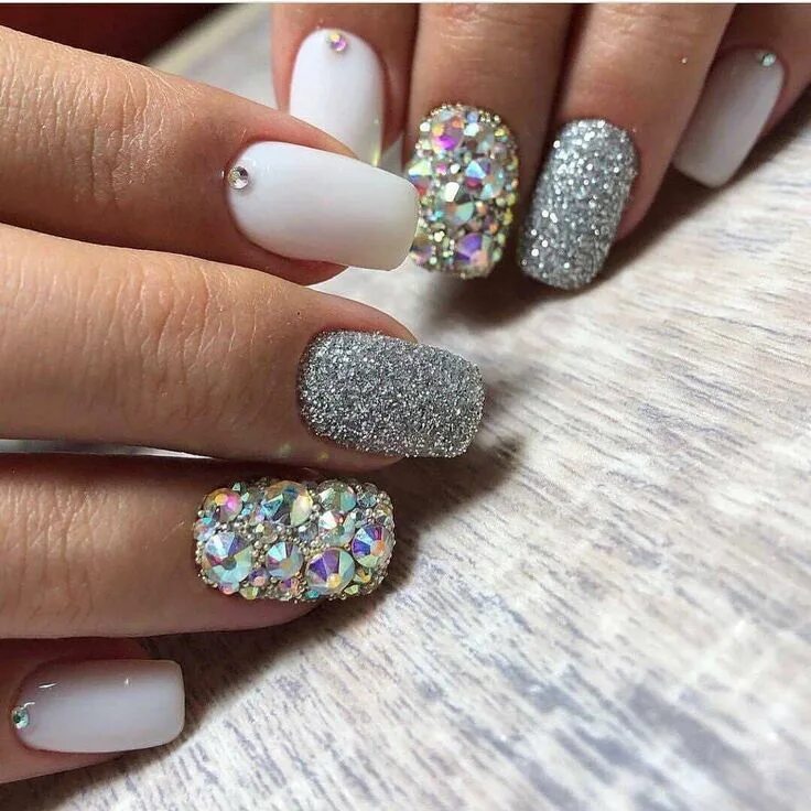 Красивый маникюр без страз New Year’s Manicure in 2024 Pretty nails, Pretty nail art, Pretty nail designs