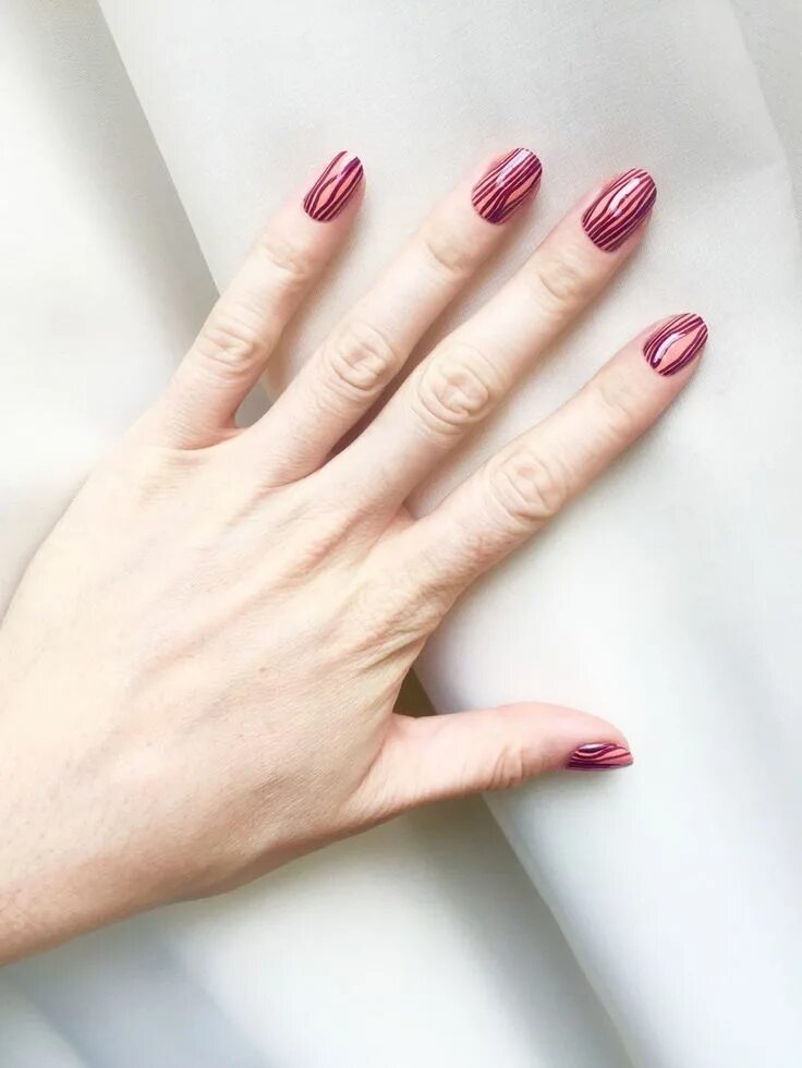 Красивый маникюр без цвета How-To: A Wood Grain Manicure Inspired by Stella McCartney Spring '16 Manicure, 