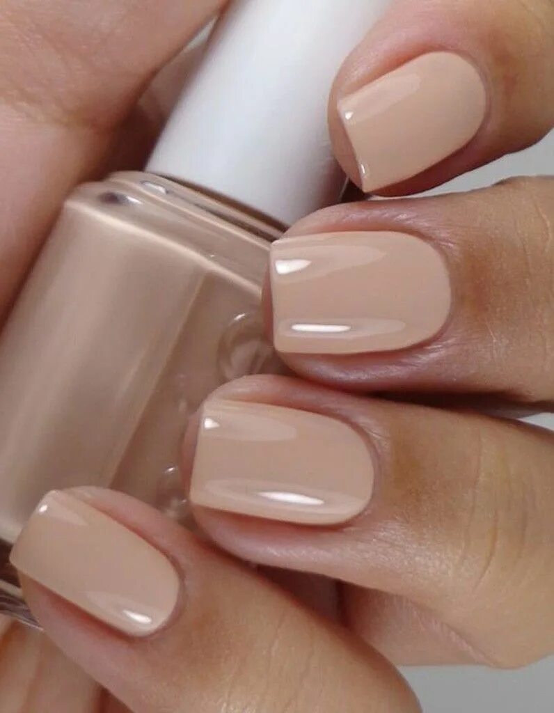 Красивый маникюр бежевые тона Les plus jolies manucures de printemps que l’on voudra adopter - Elle Couleurs d
