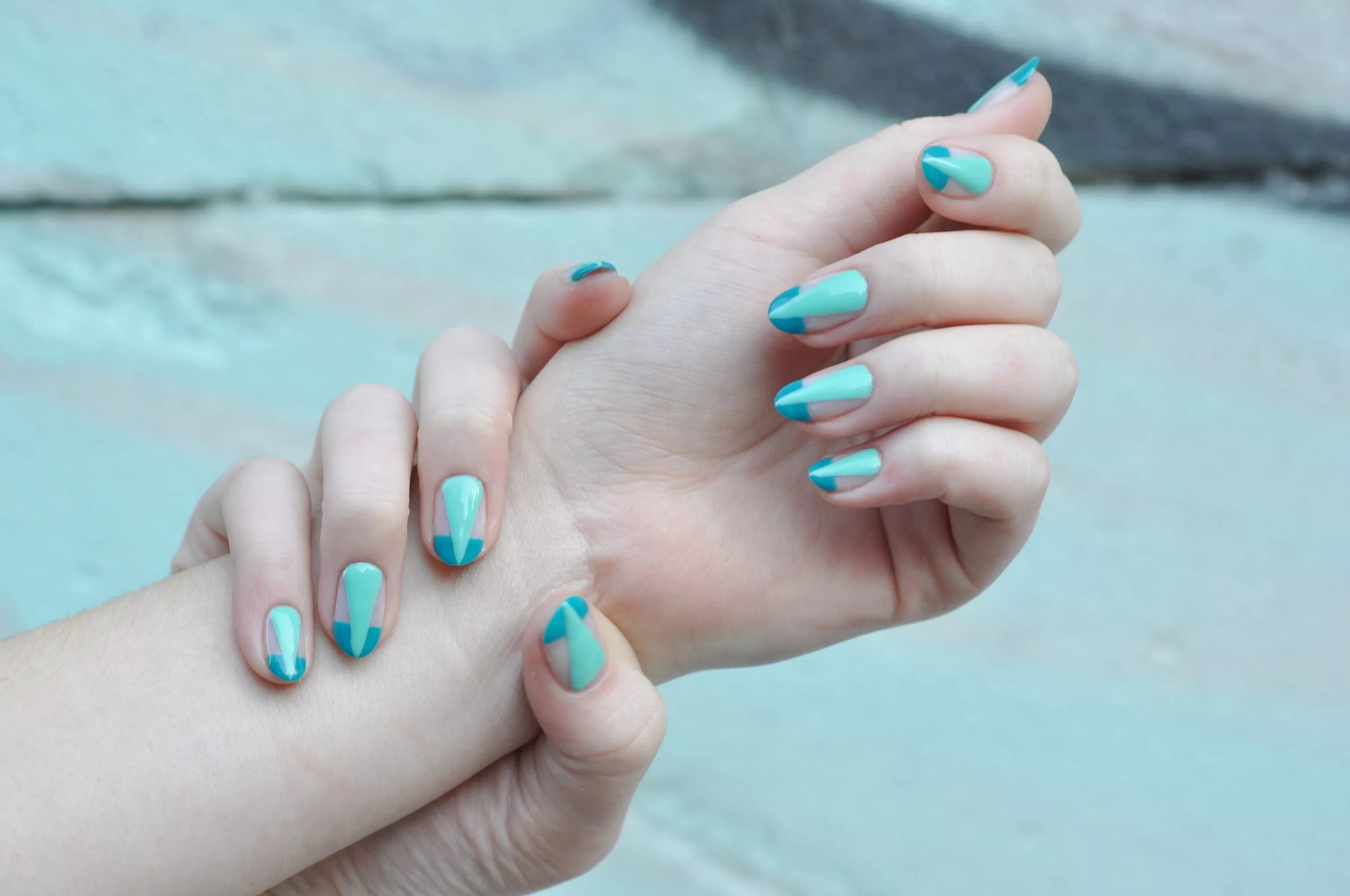 Красивый маникюр бирюза A former beauty editor nails it with Paintbox