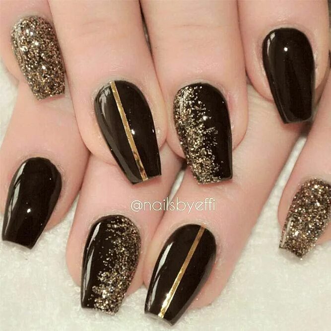 Красивый маникюр черно золотой Learn to make Nail Art original and easy to do - Tiesy in 2024 Gold nail designs