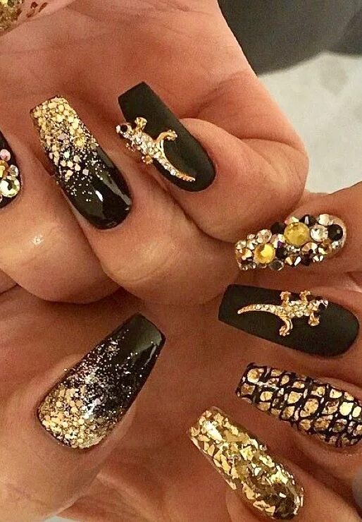 Красивый маникюр черно золотой Black & Gold Glittering ✨ Nails Bling nails, Gold nails, Nails