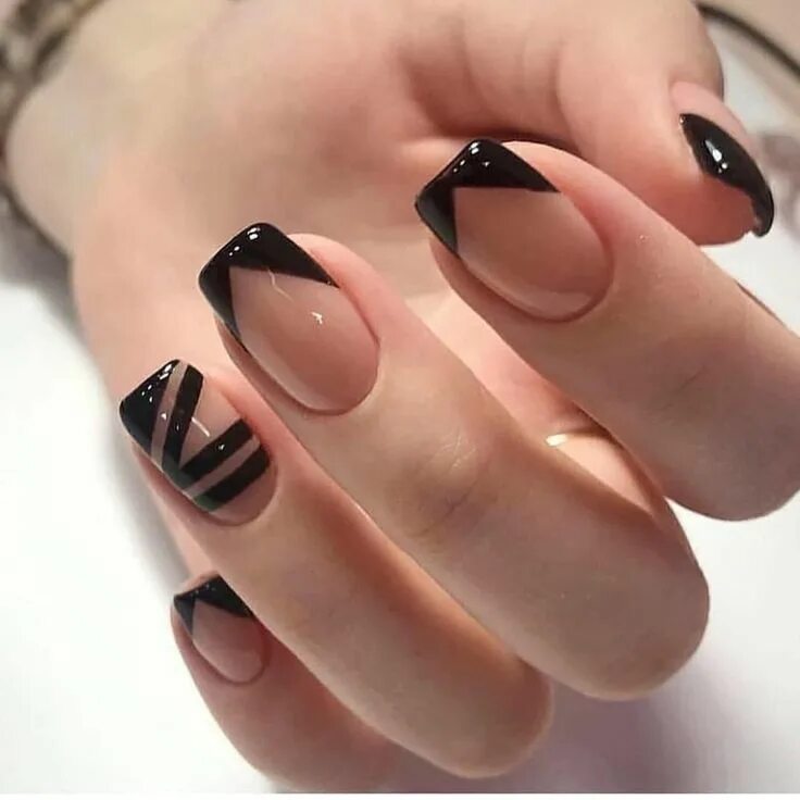Красивый маникюр черный френч Pin by Oksana on Идеи маникюра French nail art, Trendy nails, Minimalist nails