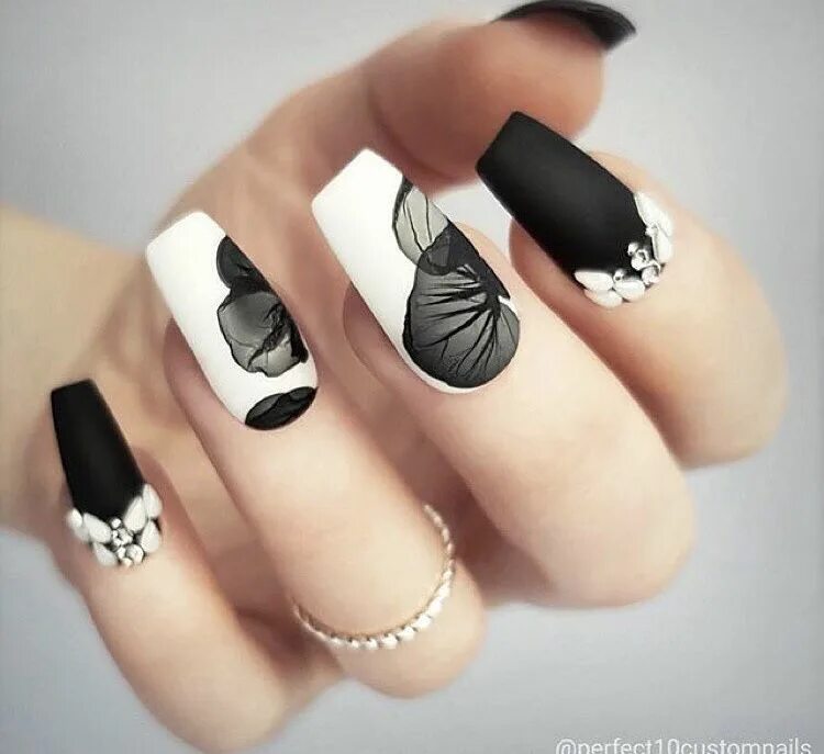 Красивый маникюр черный с белым Pin by Рина on Маникюр Black nail designs, Ballerina acrylic nail designs, Balle