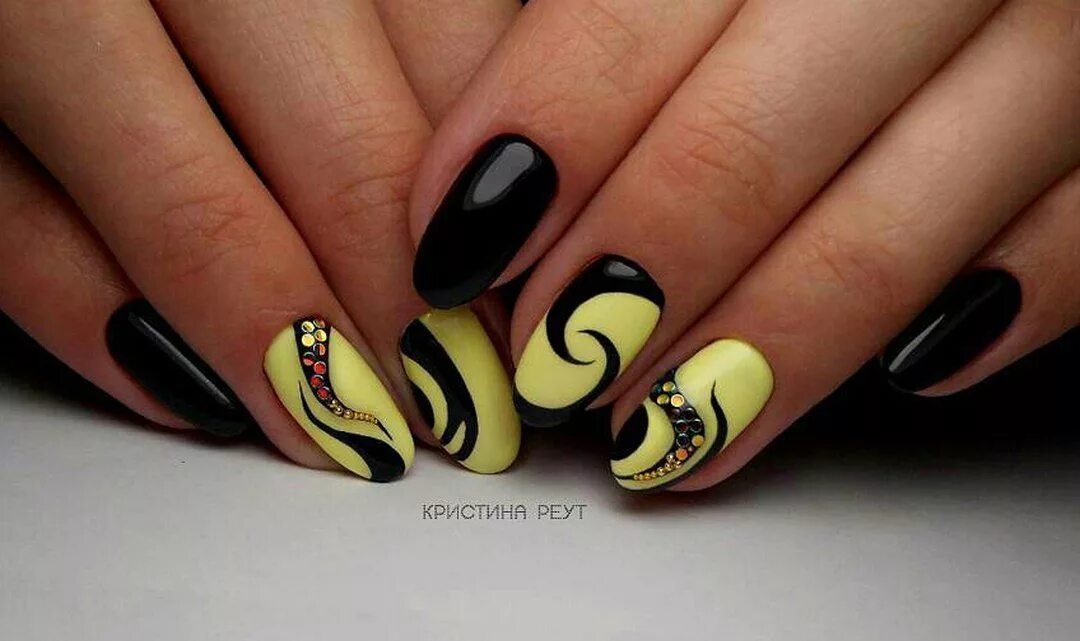 Красивый маникюр черный с желтым No automatic alt text available. Yellow nails, Nail art, Nail art designs