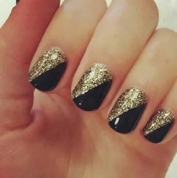 Красивый маникюр черный с золотом 51 Rocking Party Nail Art Ideas to Stand Out in a Party Crowd Black gold nails, 