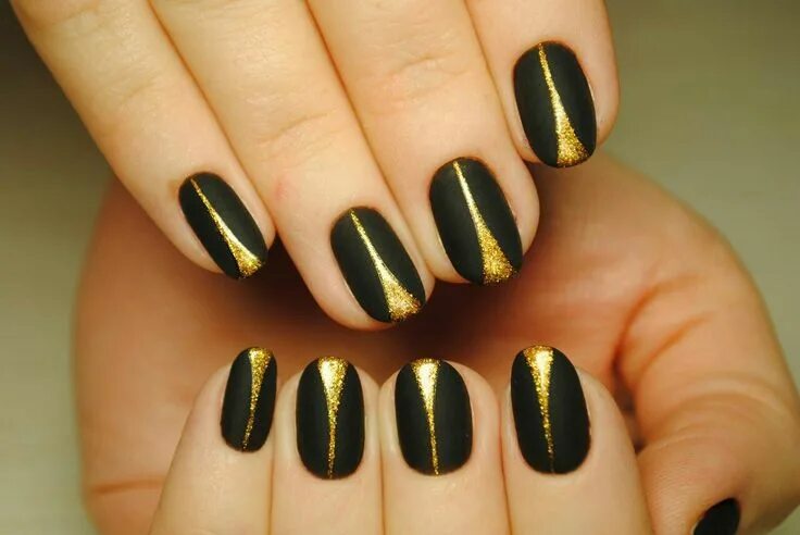 Красивый маникюр черный с золотом Pin by дарья березина on маникюр Gold nail designs, Nail manicure, Nail designs