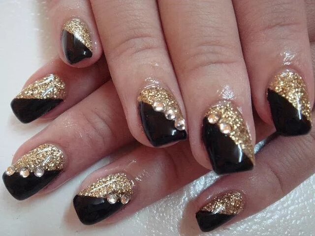 Красивый маникюр черный с золотом Muc Niem Tu Gold nails, Black gold nails, Fabulous nails
