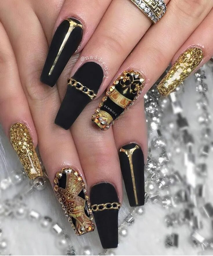 Красивый маникюр черный с золотом 30 Creative Designs for Black Acrylic Nails That Will Catch Your Eye Polish and 