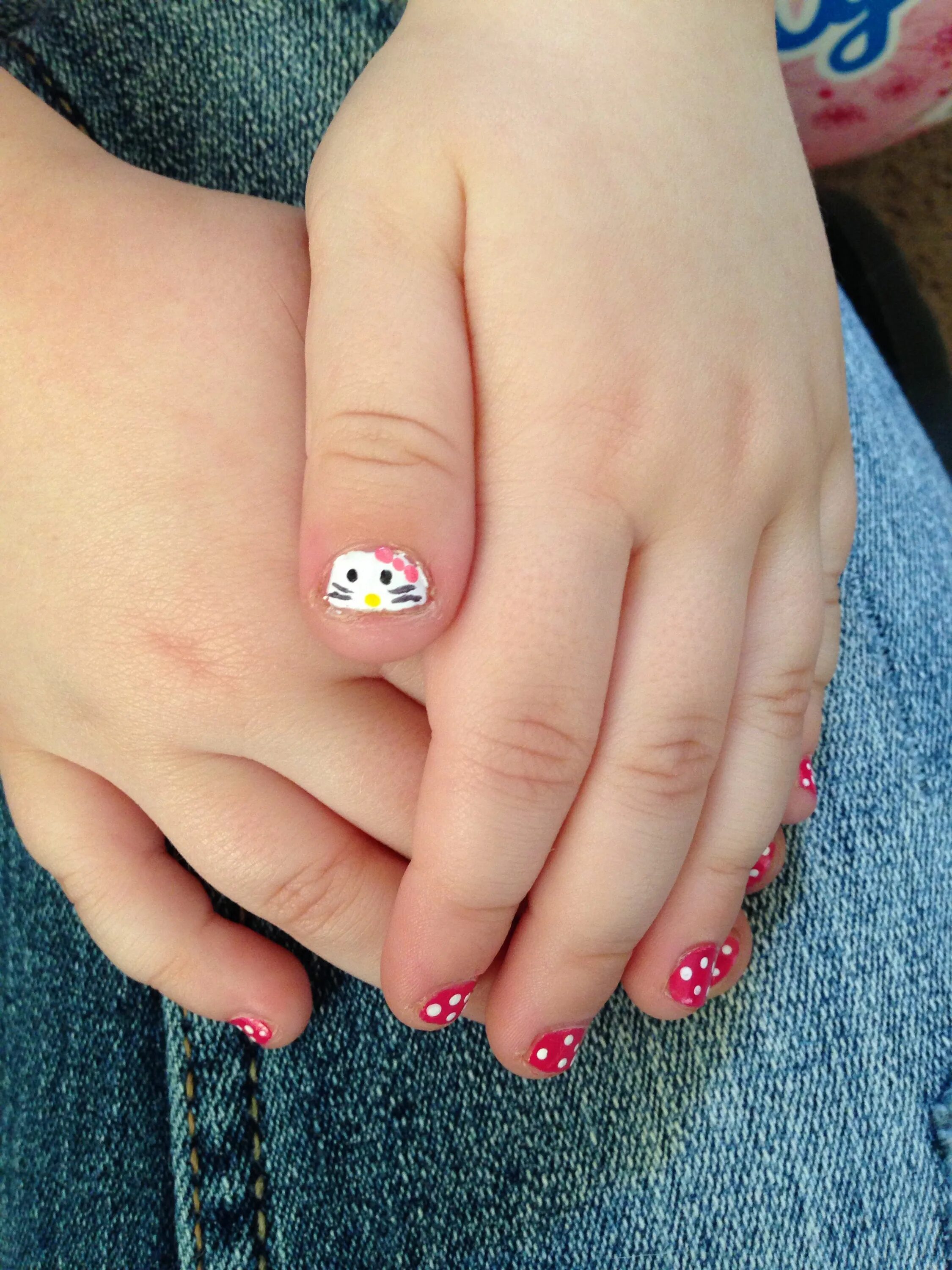 Красивый маникюр девочке 10 лет Little girl hello kitty nails
