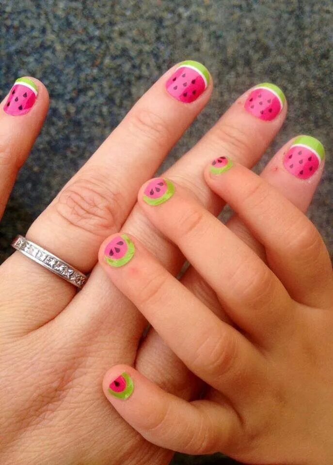 Красивый маникюр девочке 11 лет Looks easy Meisjes nagels, Watermeloen nagels, Haar en nagels