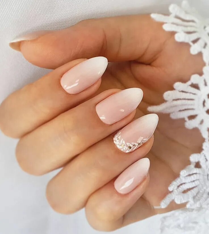 Красивый маникюр для невесты 80 Pretty Acrylic Short Almond nails Design You Can’t Resist In Spring & Fall - 
