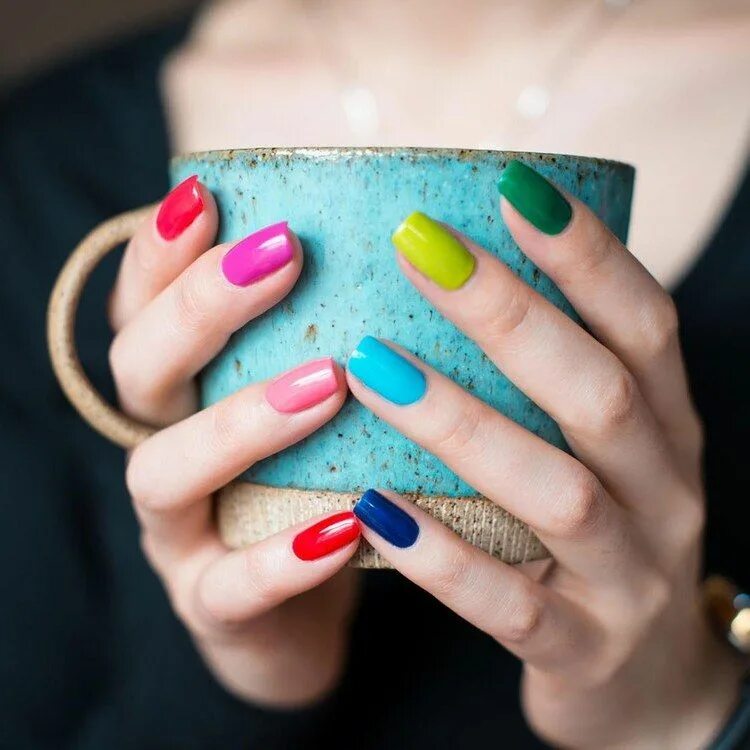 Красивый маникюр два цвета Morning, dear ☀ Let this day be as bright as these colored nails! #nailmixnet #c