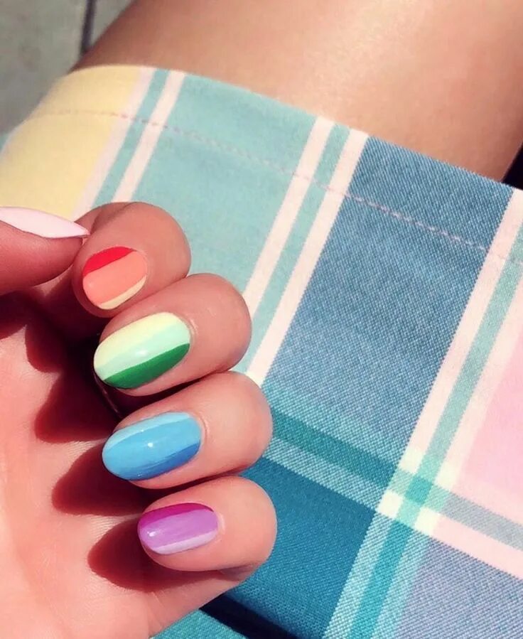 Красивый маникюр два цвета 9 Long Lasting and Round Nail Designs Nail designs, Nail colors, Rainbow nails
