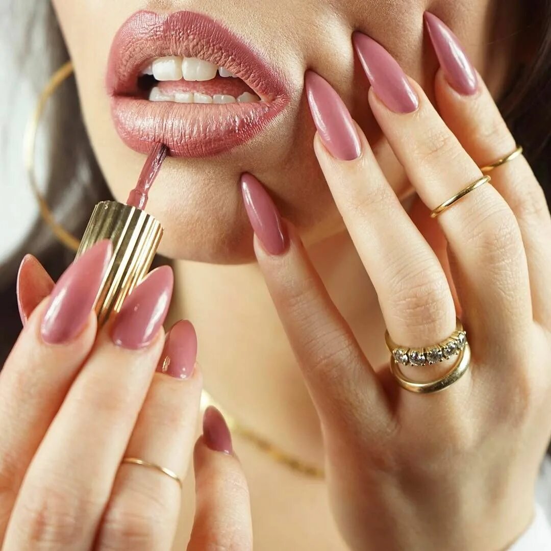 Красивый маникюр фото для женщин Floss Gloss Lipliner Nail Polish Nail polish, Lip liner, Nails