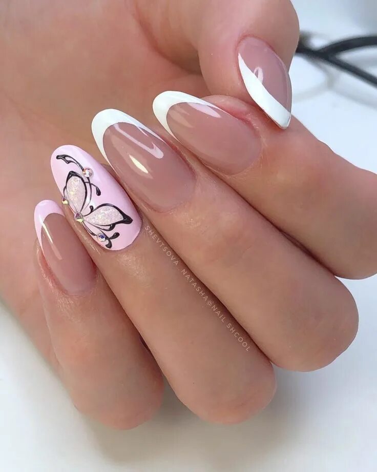 Красивый маникюр фото нежный с рисунком Pin on manichiura Fancy nail art, Oval nails, Hard gel nails