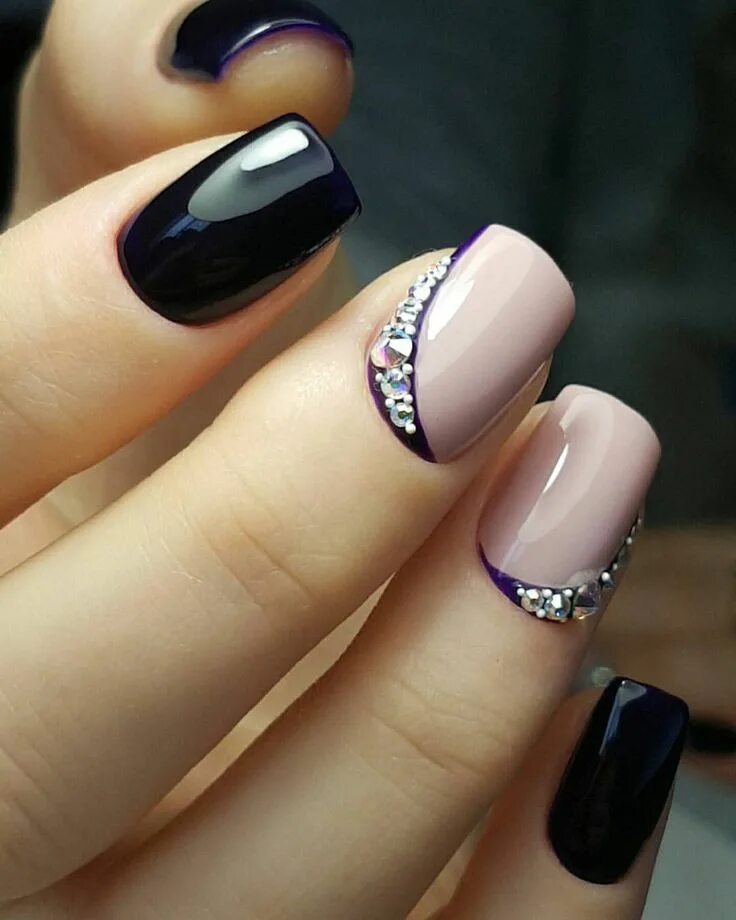 Красивый маникюр фото самый шикарный на короткие #евгенияроманова #маникюр #гельлак #роспись #стразы #бархатныйпесок #лепка #близ