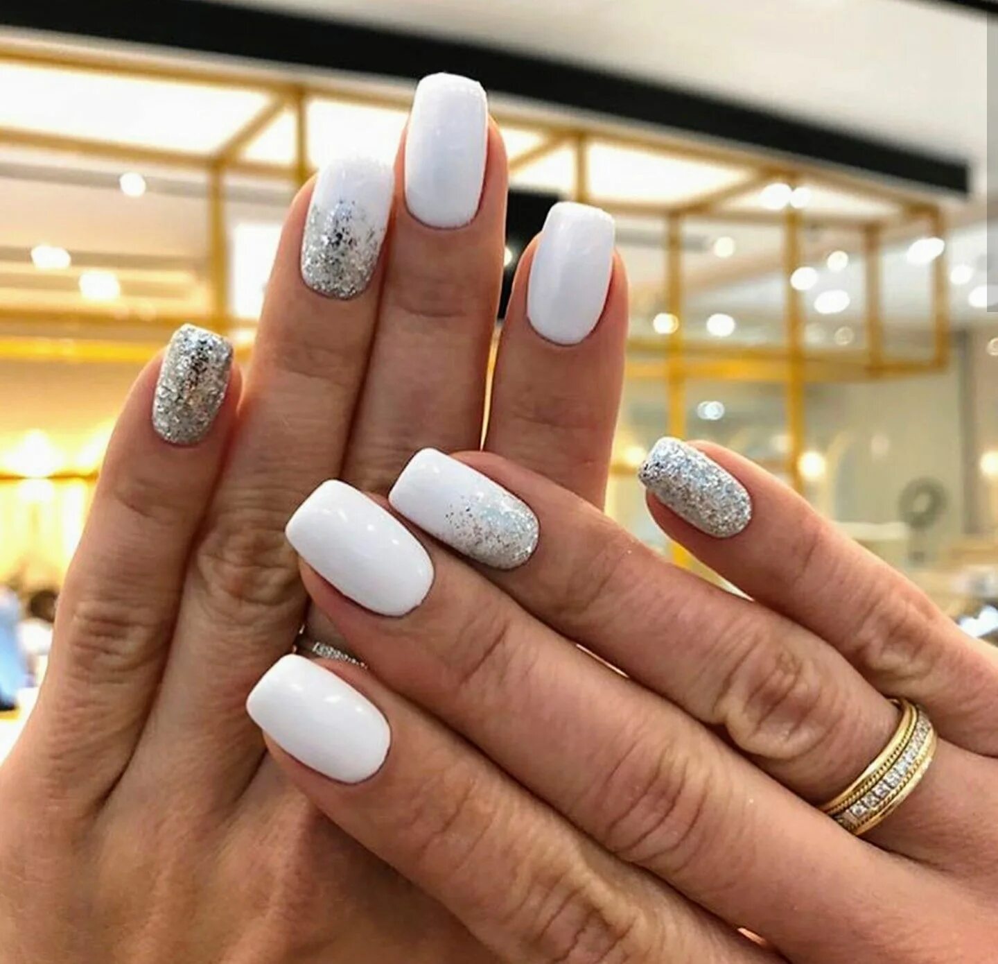 Красивый маникюр фото самый шикарный светлый Pin on Nails/Polish/Gel Nails/Shellac Nail designs, Manicure, Silver nails