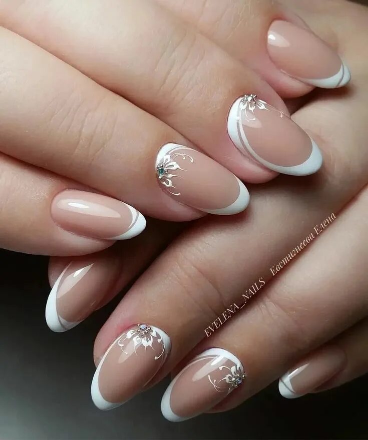 Красивый маникюр френч изысканный овал фото новинки Пин от пользователя Anna Nails на доске французский маникюр Красивые ногти, Диза