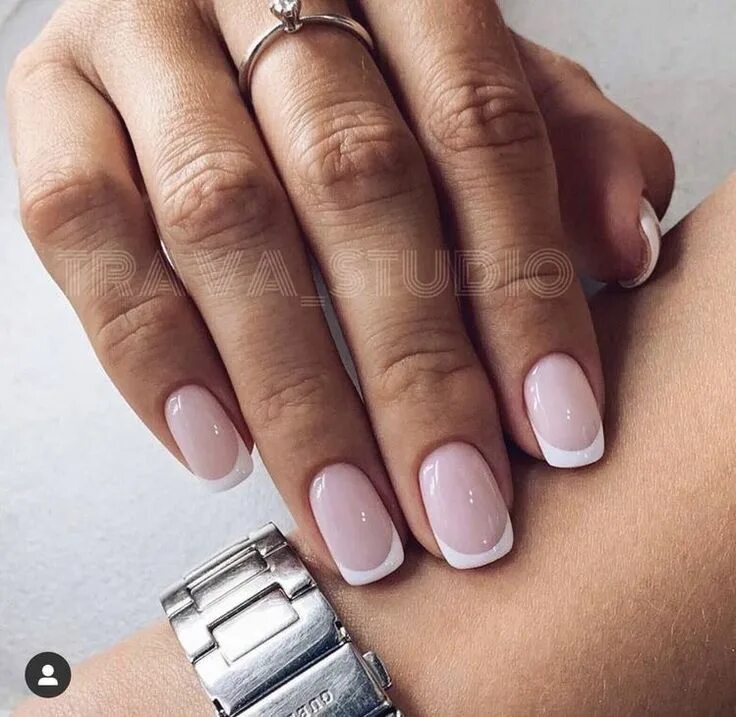 Красивый маникюр френч на короткие ногти квадрат Feminine natural manicure French nails nude pink acrylic dip powder diy white de