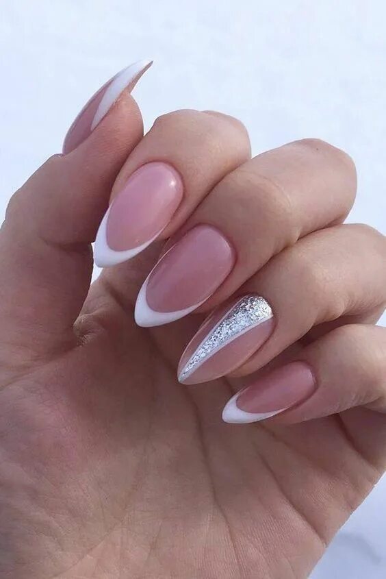 Красивый маникюр френч на миндалевидные Top 20 Amazing French Manicure Designs Bride nails, French manicure nails, White