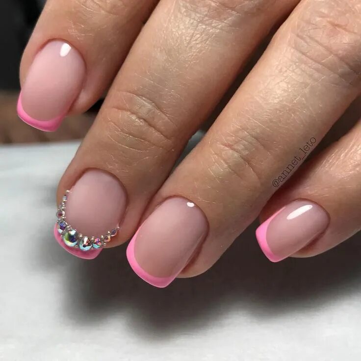 Красивый маникюр френч розовый Маникюр Санкт-Петербург on Instagram: "Укрепление твёрдым гелем Маникюр комби По