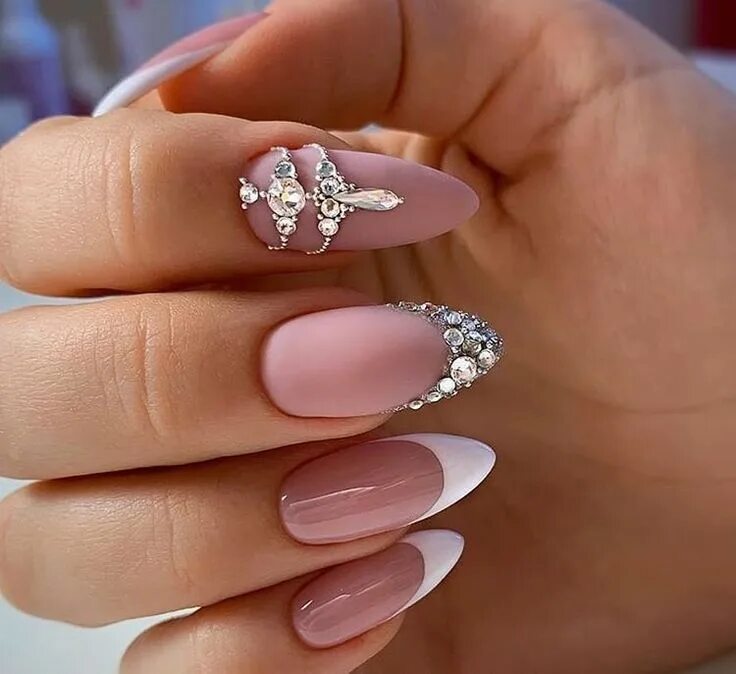 Красивый маникюр френч стразы Pin di Sharifad su Nails