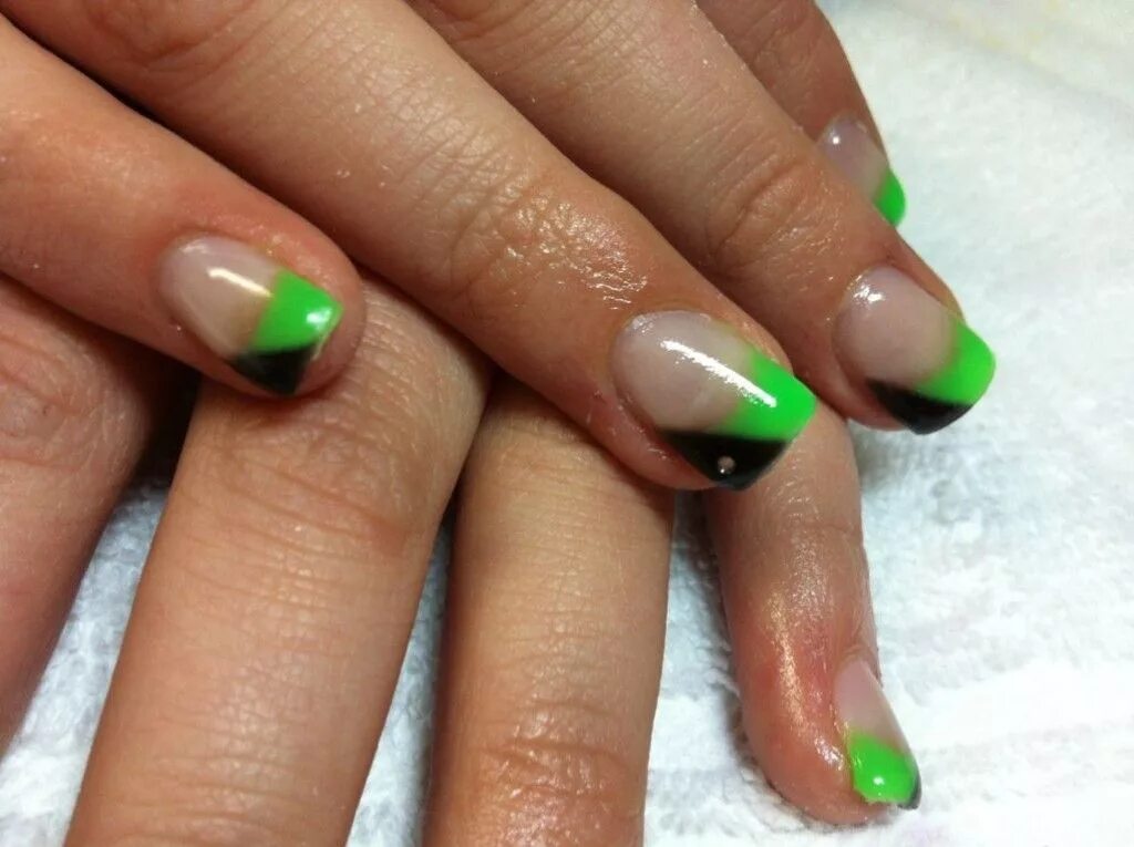 Красивый маникюр френч зеленый Pin on hipster nail art Green nails, Sns nails designs, Green nail designs