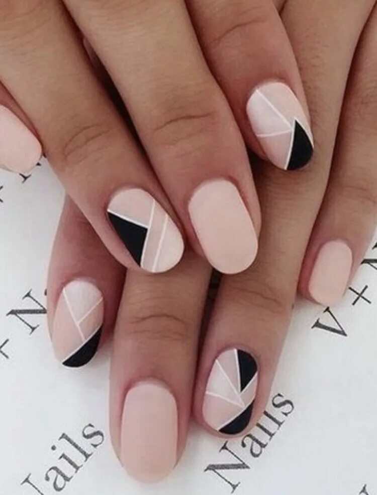 Красивый маникюр геометрия Маникюр Beige nails, Geometric nail, Nails