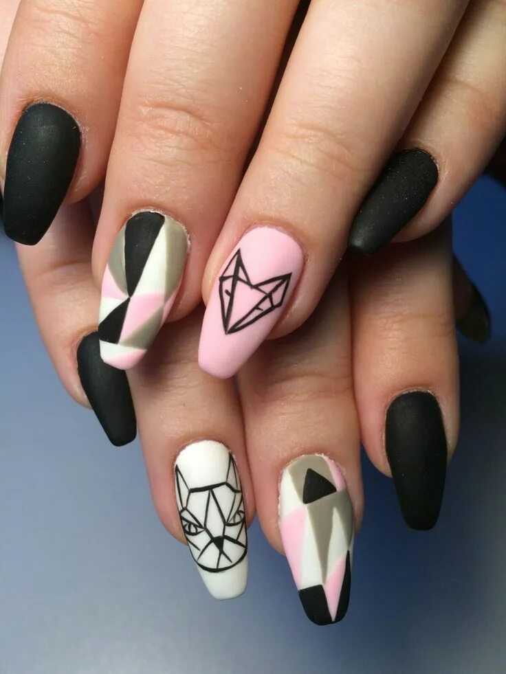 Красивый маникюр геометрия Маникюр Идеи Визуал Фото HD На руках Ногти in 2021 Nail art, Nails, Nail designs
