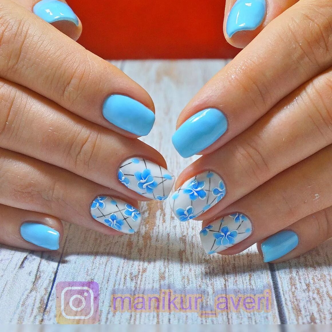 Красивый маникюр голубых тонов Pin on Нейл-арт Lace nails, Short acrylic nails designs, Pretty nail art designs