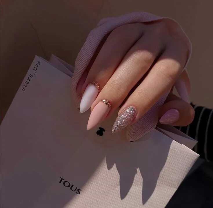 Красивый нежный маникюр на длинные ногти Pin by a.nastaaasiya on Ногти Ombre acrylic nails, Pink acrylic nails, Pink nail
