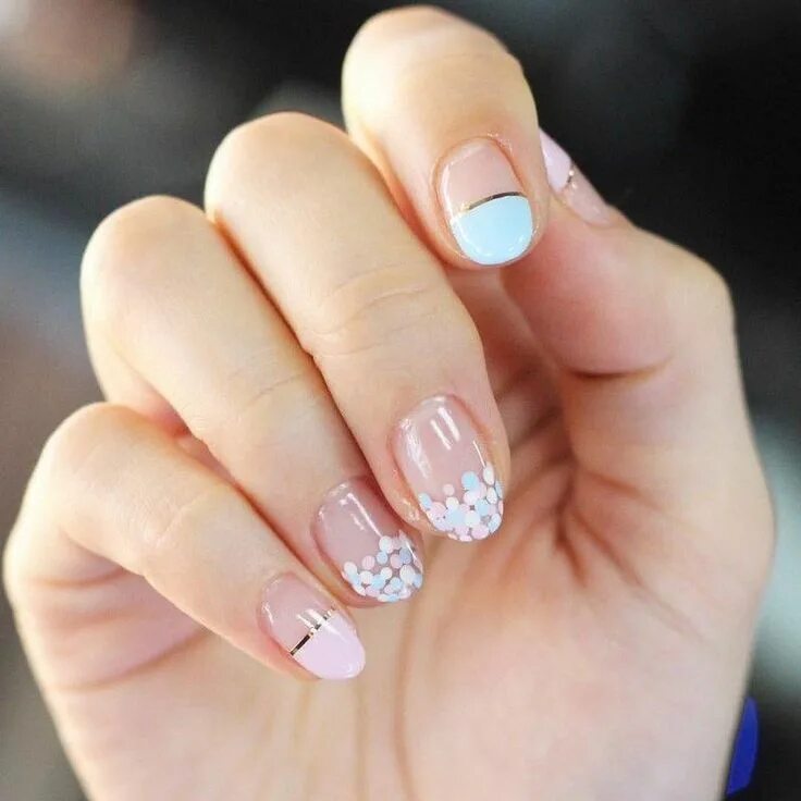 Красивый нежный маникюр на короткие ногти Pin on Nailsʕ*ᴥ*ʔ Nail art designs, Confetti nails, Negative space nail art