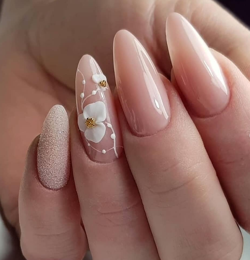 Красивый нежный маникюр на миндальную форму 64 Chic Natural Almond Acrylic Nails Shape Design You Won’t Resist This Spring &