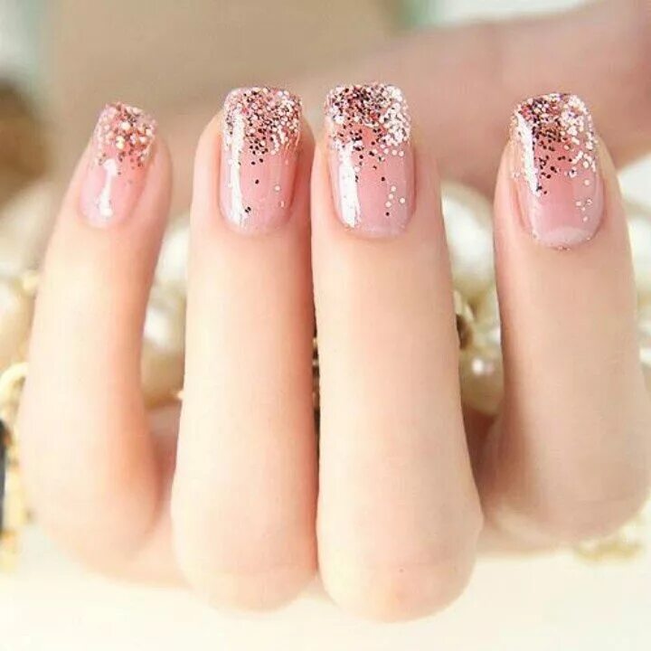 Красивый нежный маникюр с блестками Nail glitter YES YES AND YES Hair, nails and make-up Nail nail glitter Ombre nai