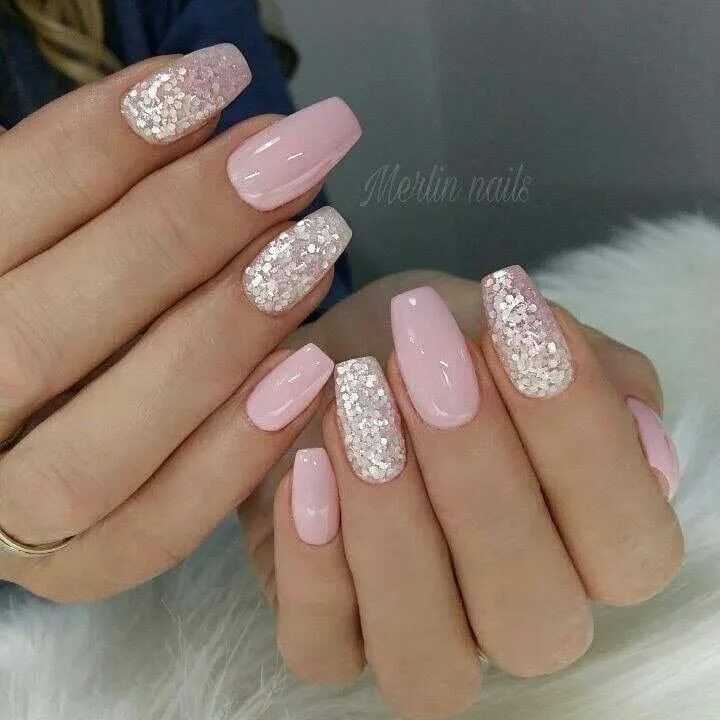 Красивый нежный маникюр с блестками Pin on Diseños de uñas Perfect nails, Wedding nail art design, Nail art wedding