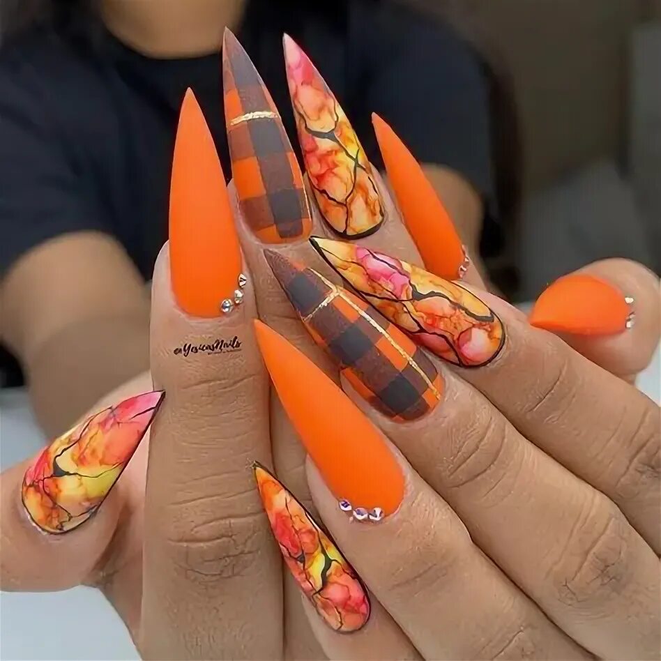 Красивый осенний маникюр на длинные ногти 57 Halloween Nail Designs Ideas 2020 Clotee.com Cute nails for fall, Thanksgivin