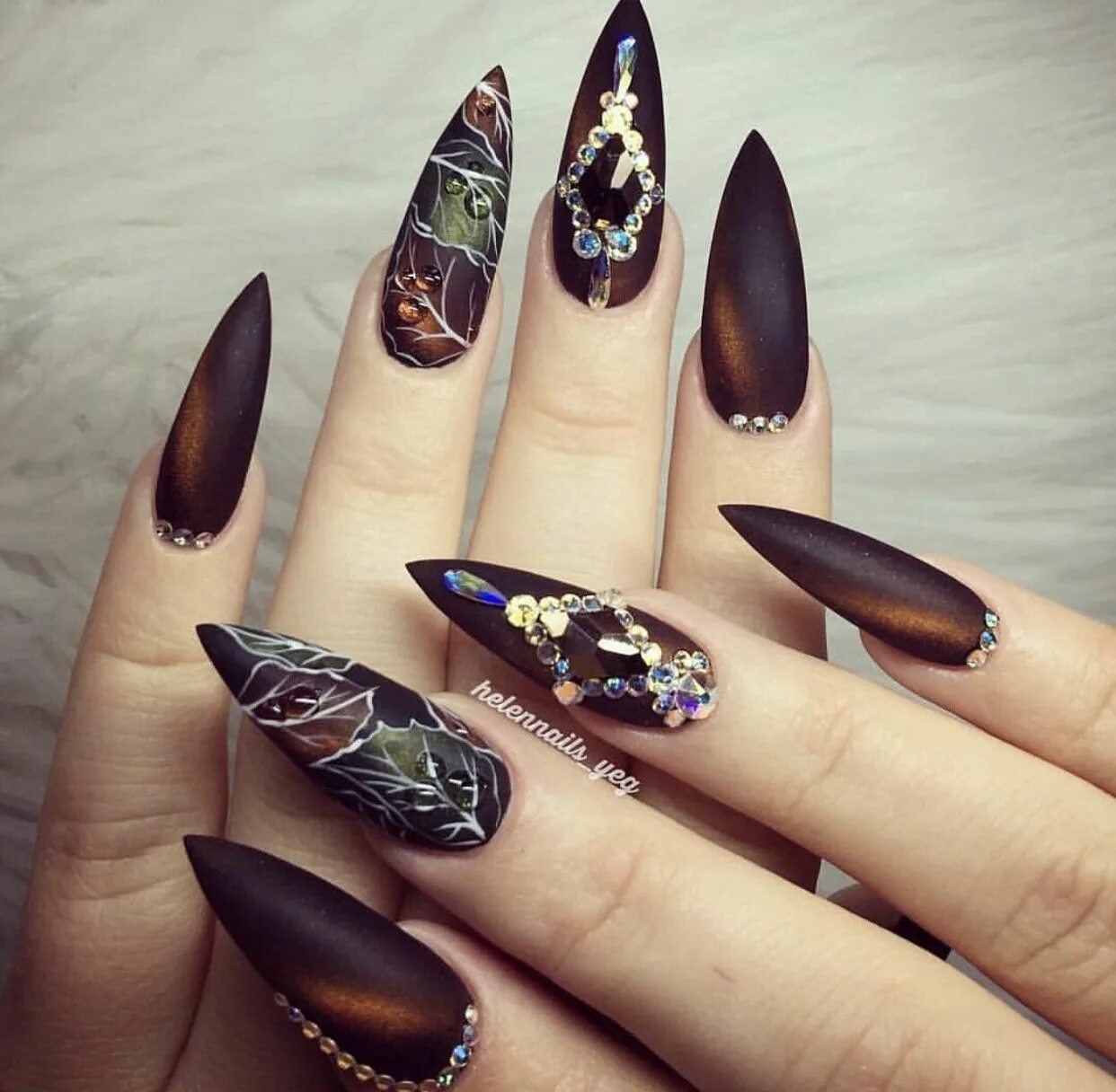 Красивый острый маникюр новинки Pin su Nail Art Nail art, Stiletto, Unghie invernali