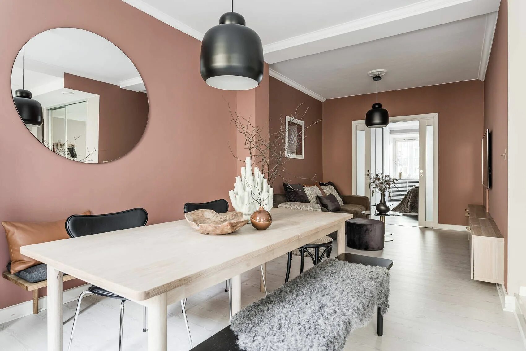 Краска в интерьере квартиры фото Design doux en ville - PLANETE DECO a homes world Pink dining rooms, Home decor,