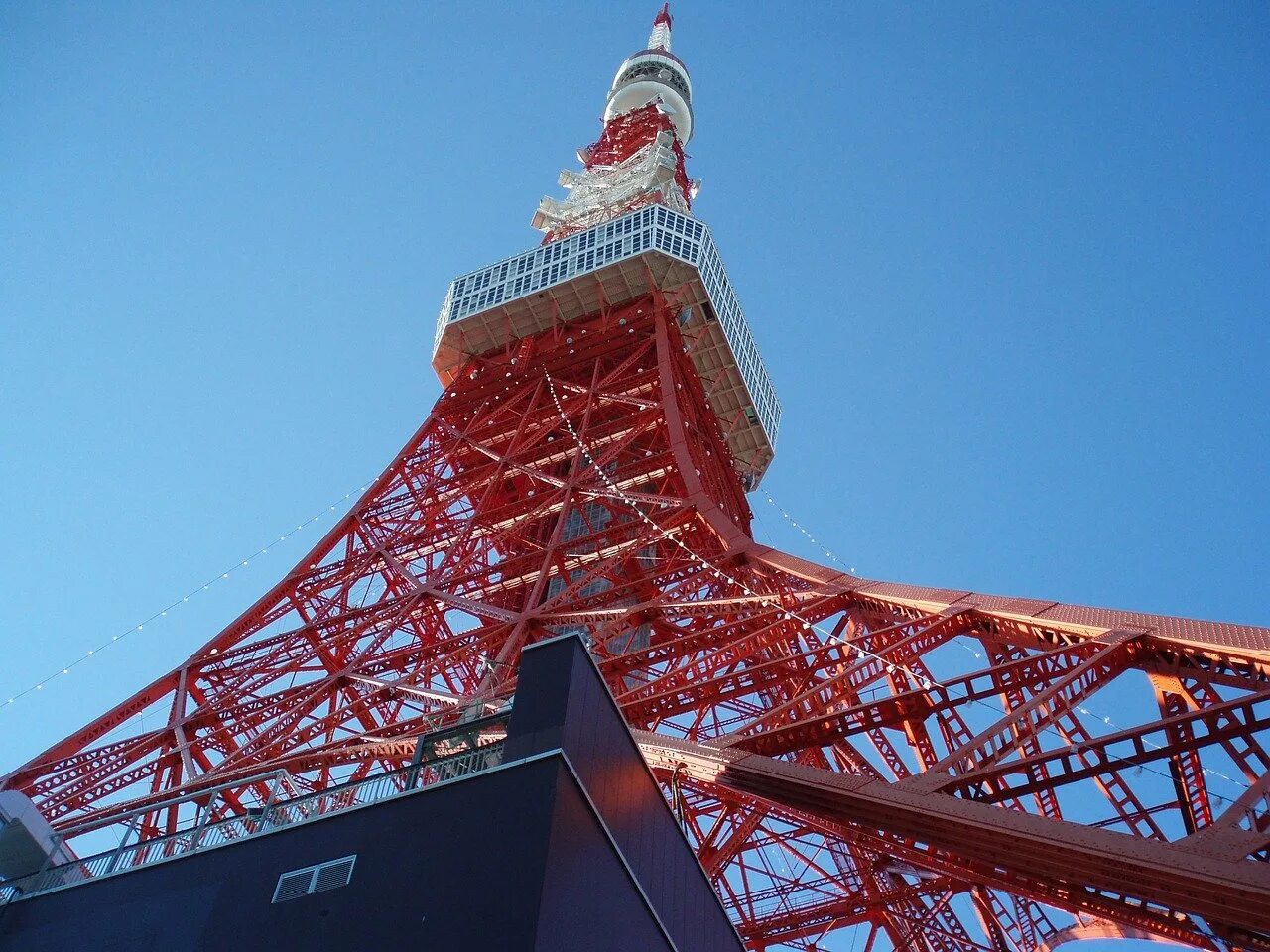 Красная башня фото G-Shock to illuminate Tokyo Tower for 40th Anniversary - G-Central G-Shock Fan S