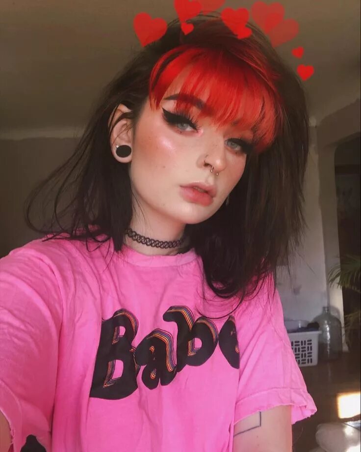 Красная челка фото ✧ ♡ ʚ Miranda ɞ ♡ ✧ on Instagram: "Me with just red hair and me with just black 