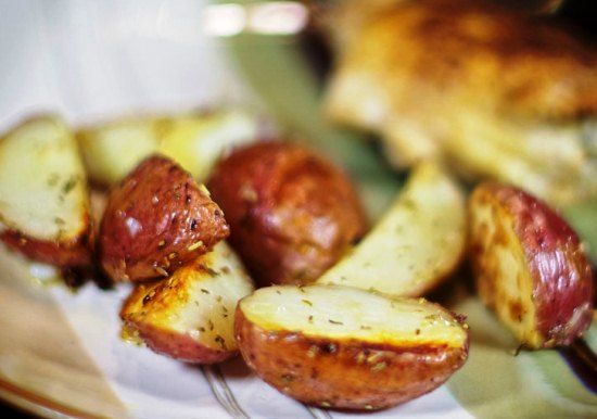 Красная картошка рецепт с фото Красный картофель с чесноком и приправами Recipe Red skin potatoes, Oven roast, 