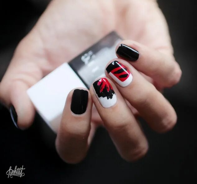 Красно черно белый маникюр Fashion Friday d'inspiration Dior Picture polish, Essie, Ongles
