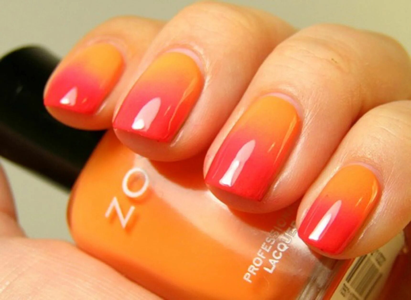 Красно оранжевый маникюр на короткие Happy First Day of Summer! Celebrate With 10 Solstice-Ready Manicures, Courtesy 