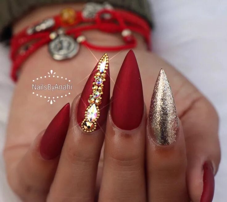 Красно золотой маникюр на длинные ногти #nailsbyanahi Matte Red ❤ ❤ Red and gold nails, Gold nails, Stylish nails art