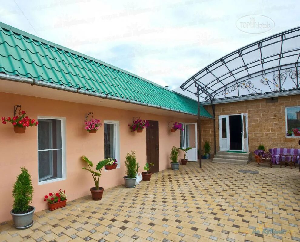 Краснодар гостевой дом фото Hotel photos and videos Натали 3*. Рейтинг отелей и гостиниц мира - TopHotels.