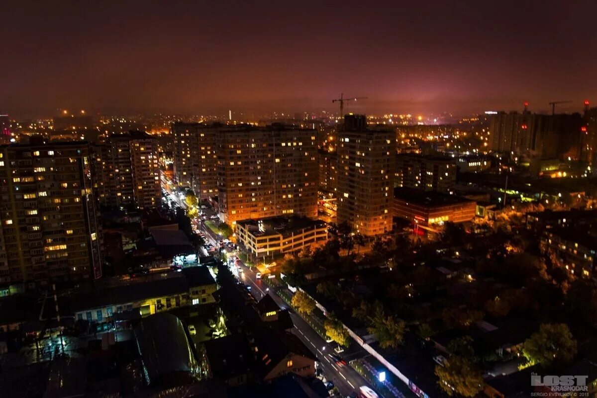 Краснодар ночью фото И снова самолёт?" Краснодарцев из разных районов города напугал громкий "хлопок"