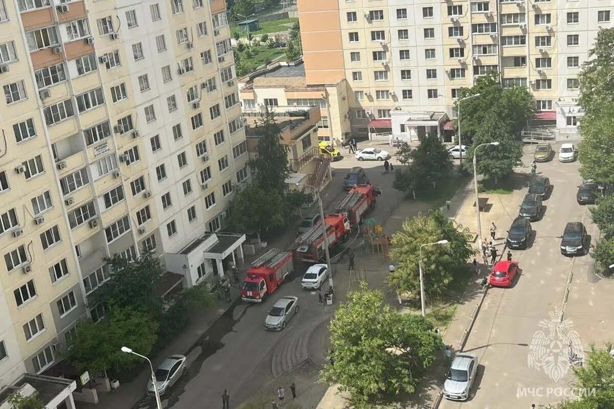 Краснодар сегодня фото Краснодарские спасатели потушили квартиру на 14 этаже на улице Аверкиева - МК на