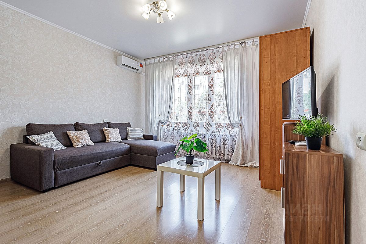 Краснодар снять студию фото Снять однокомнатную квартиру 38м² ул. Красных Партизан, 246, Краснодар, Краснода